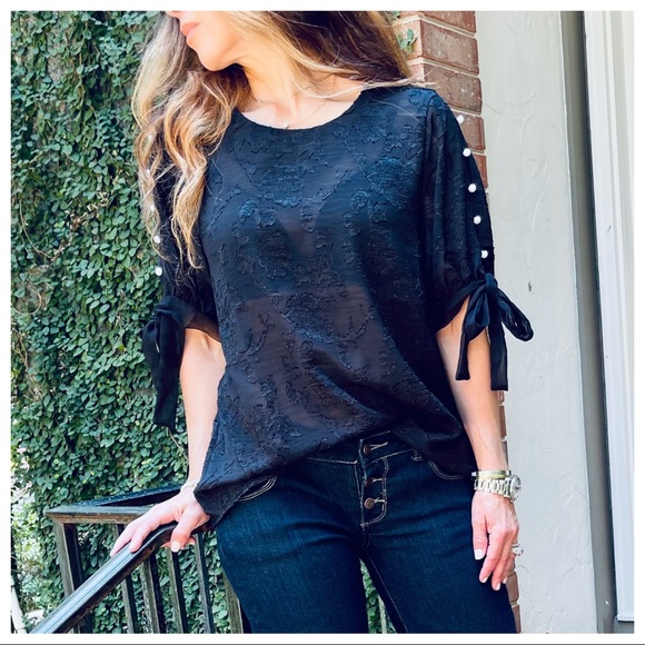 Black textured pearl detail sleeves tunic top | medium - Picture 2 of 14